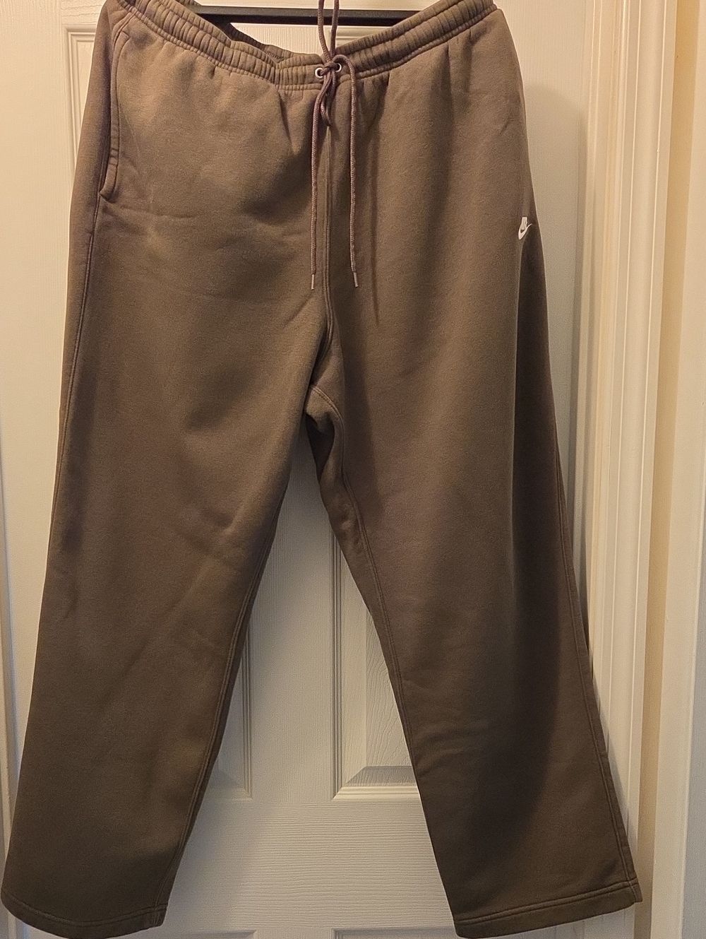 Nike Men’s Olive Green Drawstring Fleece Joggers